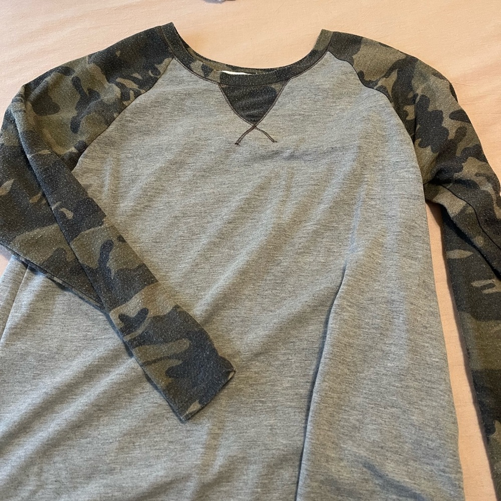 Baseball style tee